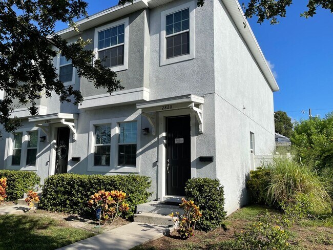 Foto del edificio - Rare 2/2.5/1 Near downtown ST. PETE