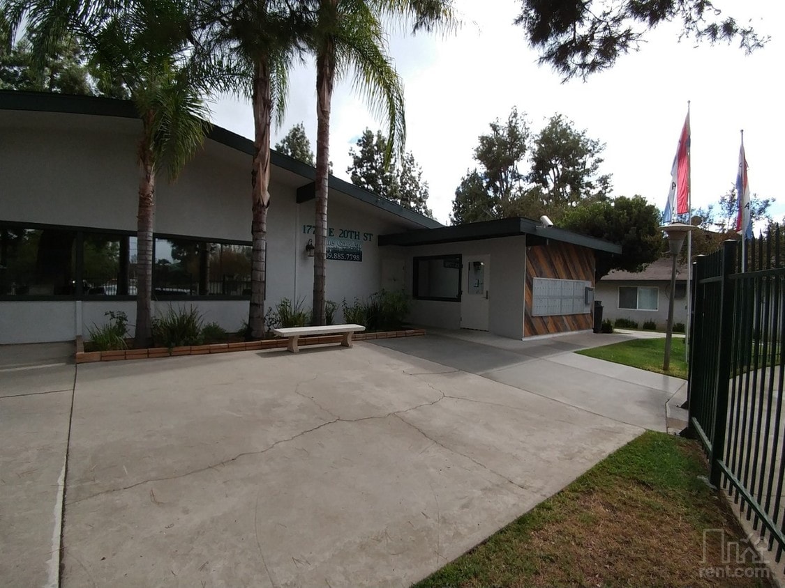 Leasing Office Entry - Pine Garden Apartments