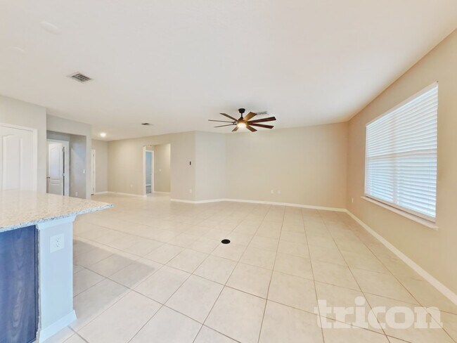 Foto del edificio - 15271 Aquarius Wy