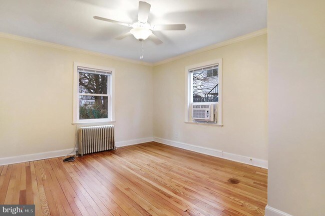 Foto del edificio - 832 Potomac Ave
