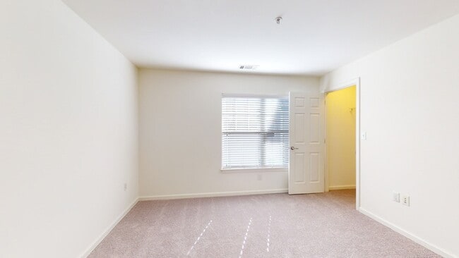 Interior Photo - 14 North