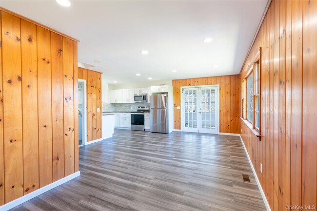 Foto del edificio - 315 Lake Dr