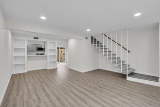 Building Photo - 6111 Beverly Hill St