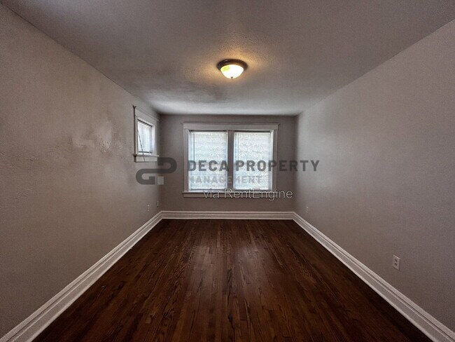 Foto del edificio - 4051 Giles Ave