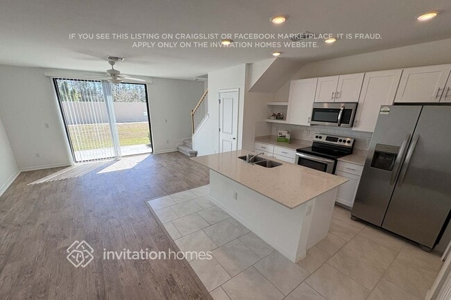 Building Photo - 2077 E Landings Wy