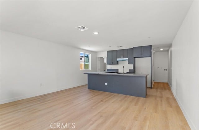 Building Photo - 711 W 80th St