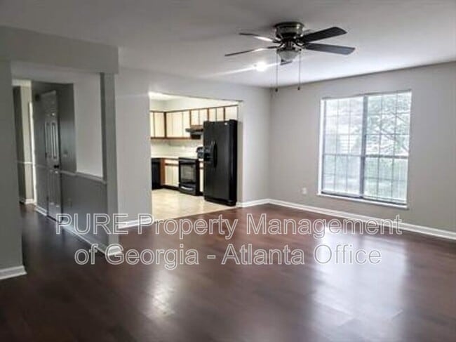 Foto del edificio - 5031 Village Green Way