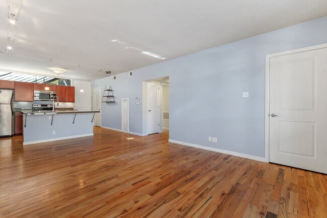 Foto del edificio - 908 Eudora St