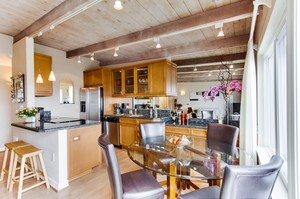 Building Photo - 3997 Crown Point Dr