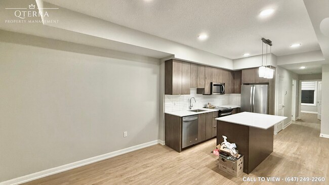 Building Photo - 708 Woolwich St