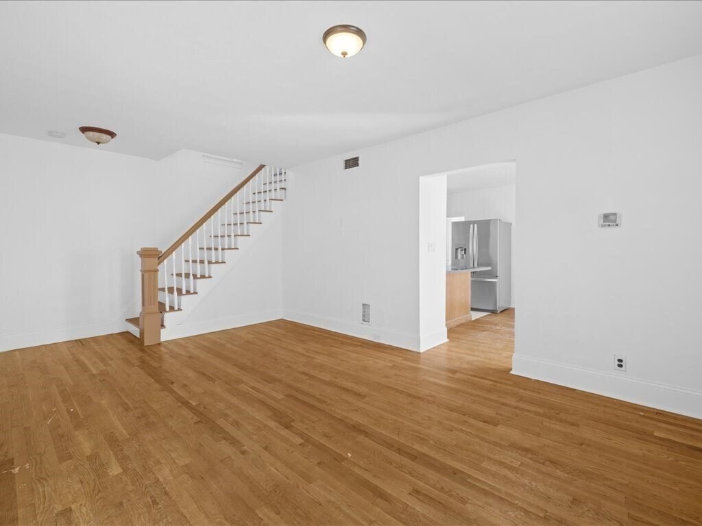 Primary Photo - 25 Clarendon St