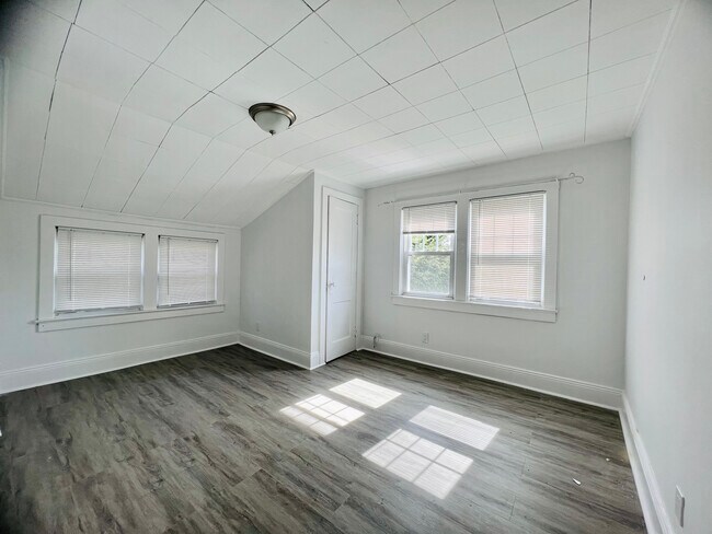 Foto del edificio - 700 6th Ave