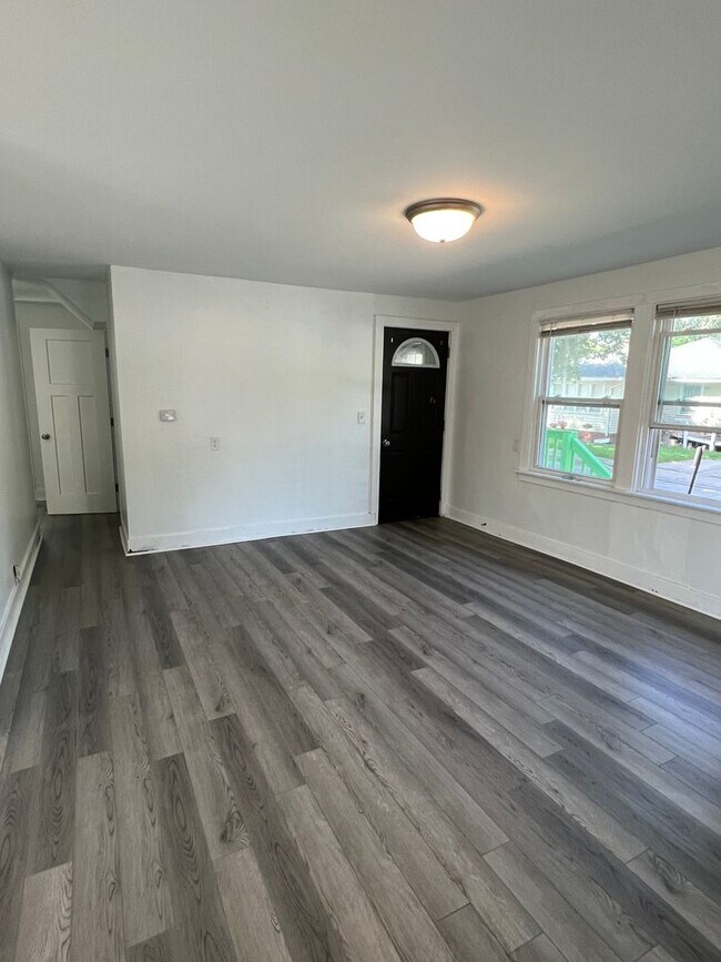 Building Photo - 105 Maple, Buchanan, MI 49107