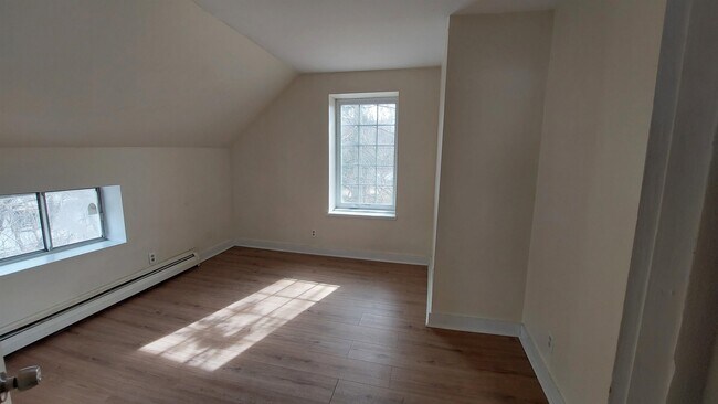 Foto del edificio - 32 S Main St