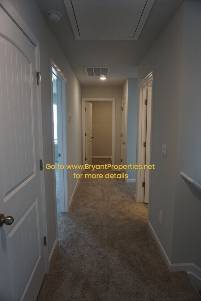 Building Photo - 1531 Rosewood Dr