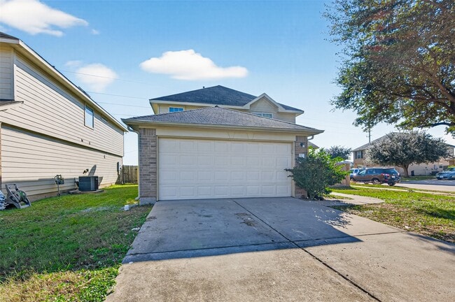 Building Photo - 19263 Sandelford Dr