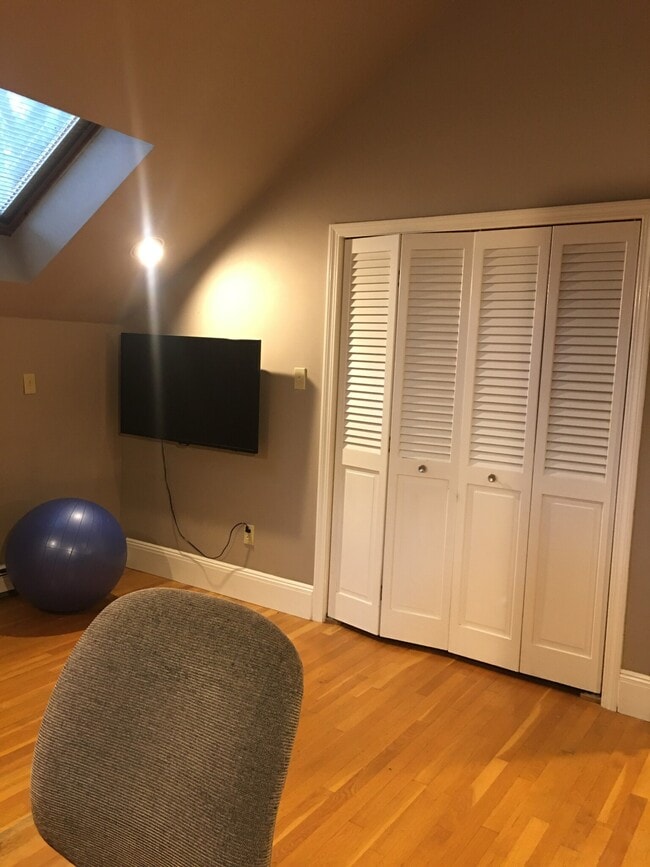 Building Photo - 747 Washington St