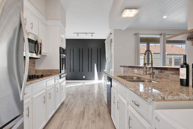 Foto del edificio - Charming 2 Bedroom Condominum