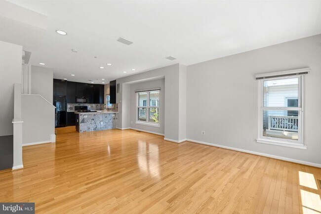 Foto del edificio - 2113 12th Pl NW