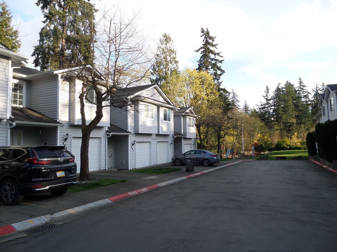 2220 South 336th St, Federal Way, WA 98003 Townhome Rentals in