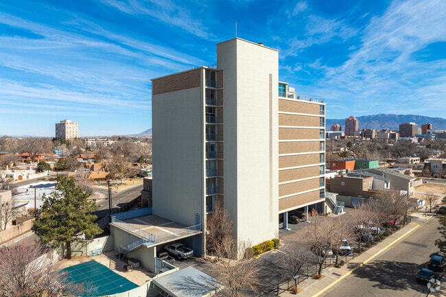 Six Hundred West Alcade Condominiums