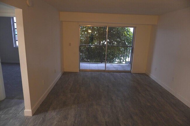 Foto del edificio - 1250 NE 125th St