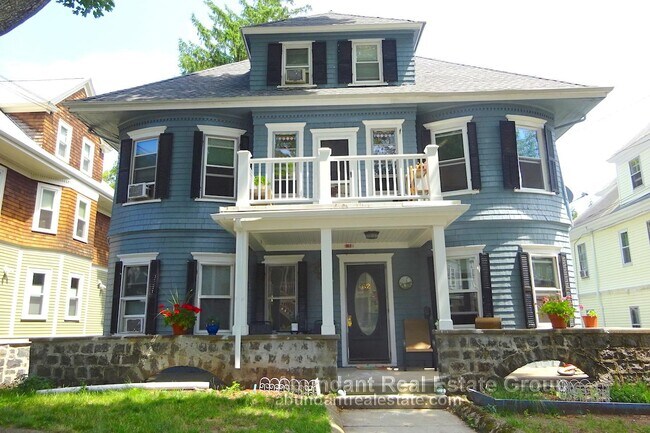 Foto del edificio - 62 Liberty Ave