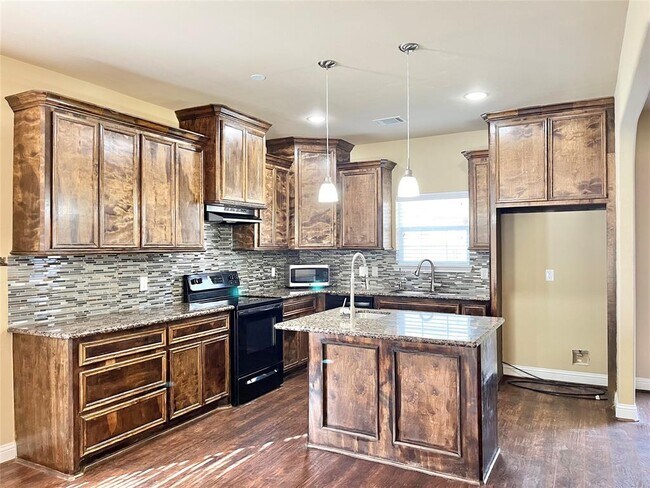 Building Photo - 10502 Moorcreek Dr