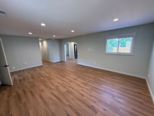 Foto del edificio - 805 Boxwood Ln SE