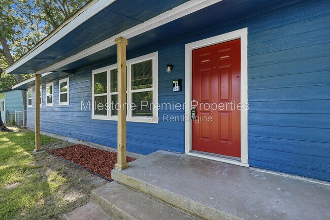 Building Photo - 718 W Belden St