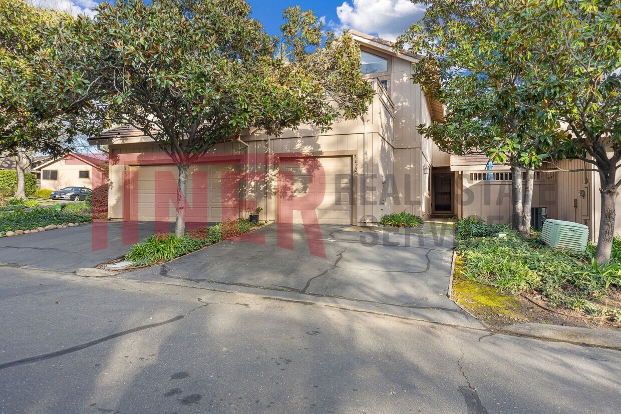 Primary Photo - Welcome to this beautiful 2-bedroom, 2.5-b...