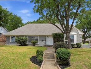 Building Photo - 2121 Canton Dr