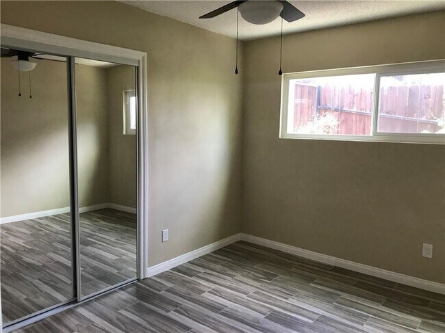 Dormitorio 1 - 3411 1/2 Chadwick Dr