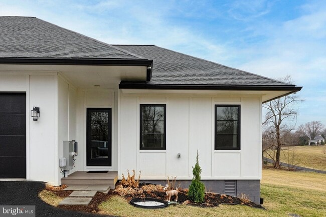 Photo - 23443 Dover Rd House