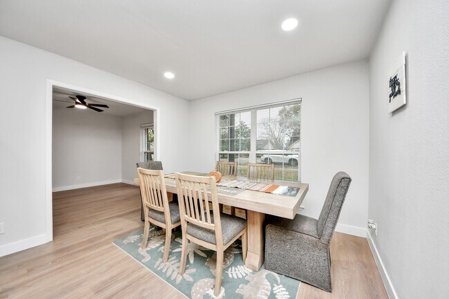 Foto del edificio - 10003 Briarwild Ln