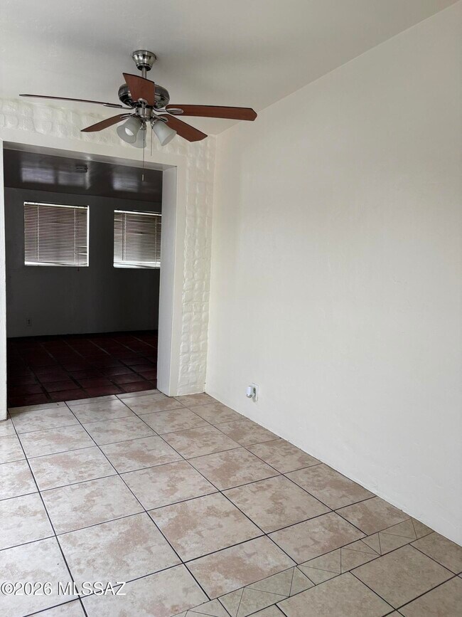 Foto del edificio - 5844 E 33rd St