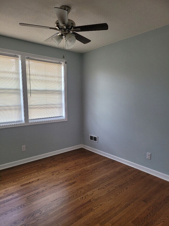 Foto del edificio - 444 Sawtimber Ln