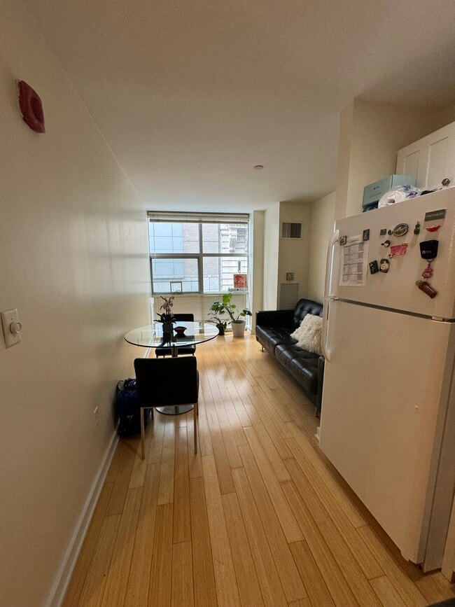 Building Photo - 41 Boylston St