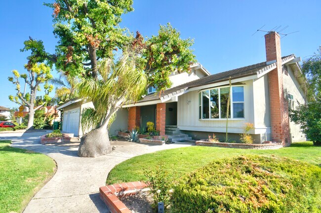 Foto del edificio - 15341 Vermont St