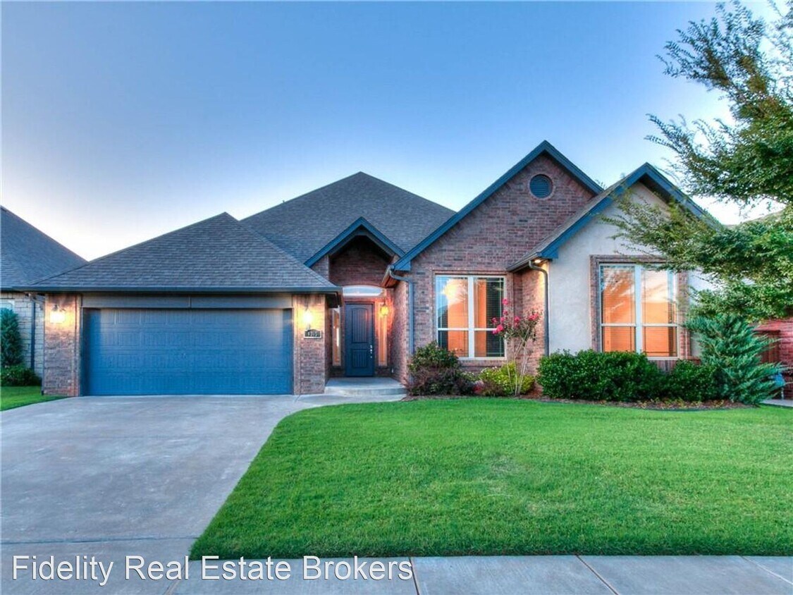 4 br, 2.5 bath House 6305 NW 156th St House for Rent in Edmond, OK