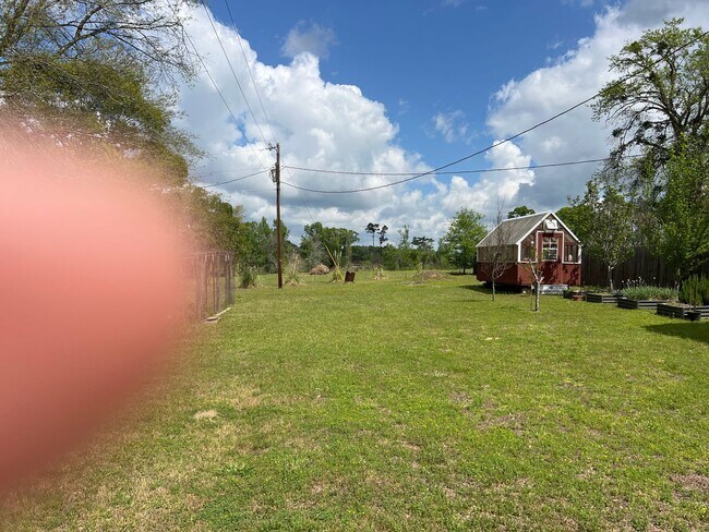 Building Photo - 201 Patrice Cir