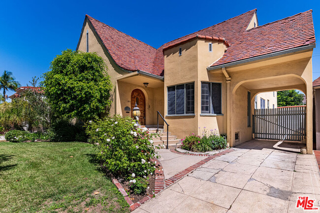 Foto del edificio - 240 S Citrus Ave