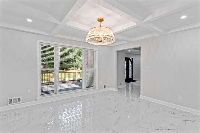 Foto del edificio - 2023 Stoneleigh Dr