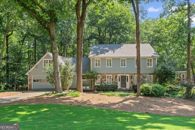 Building Photo - 220 Hollyridge Dr