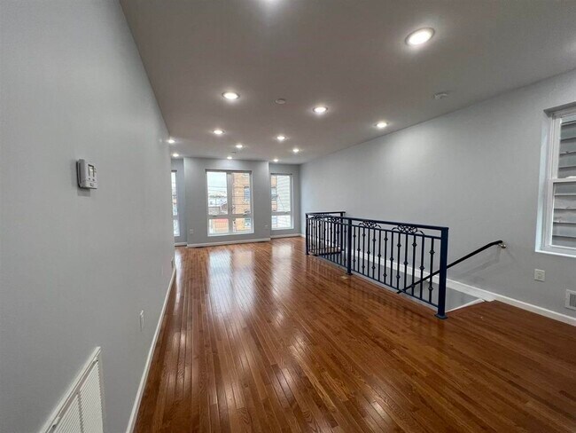 Foto del edificio - 68 W 21st St