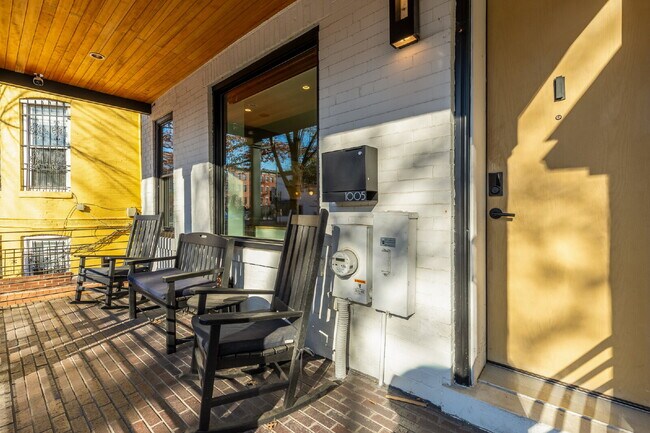 Foto del edificio - Modern Luxury in the Heart of Logan Circle