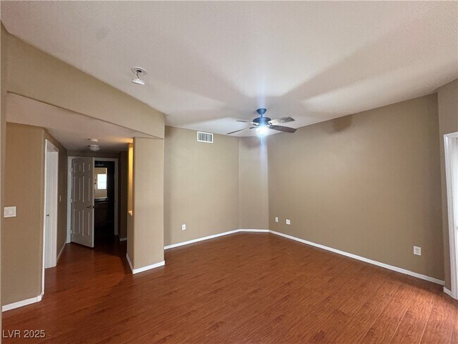 Foto del edificio - 9330 W Maule Ave