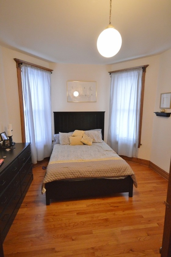 Foto principal - 1415 W Belle Plaine Ave