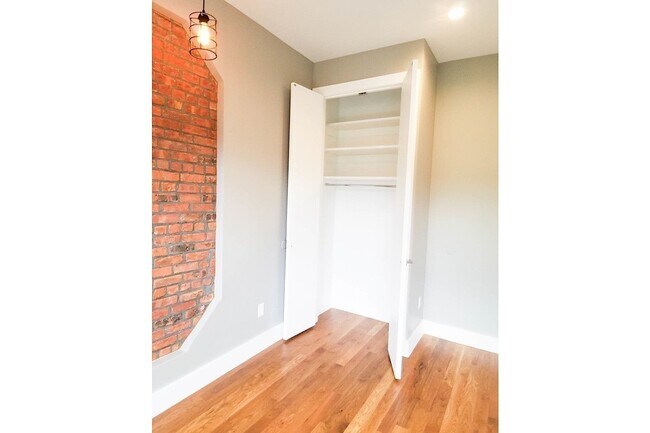 Foto del edificio - 909 St Marks Ave
