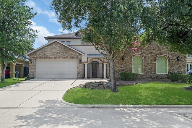 Building Photo - 3827 Antibes Lane